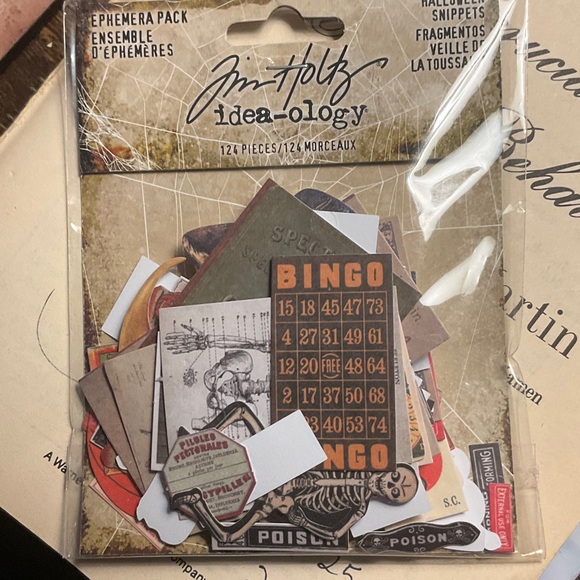 Tim Holtz Idea-ology Pack Halloween Ephemera New - Picture 2 of 3